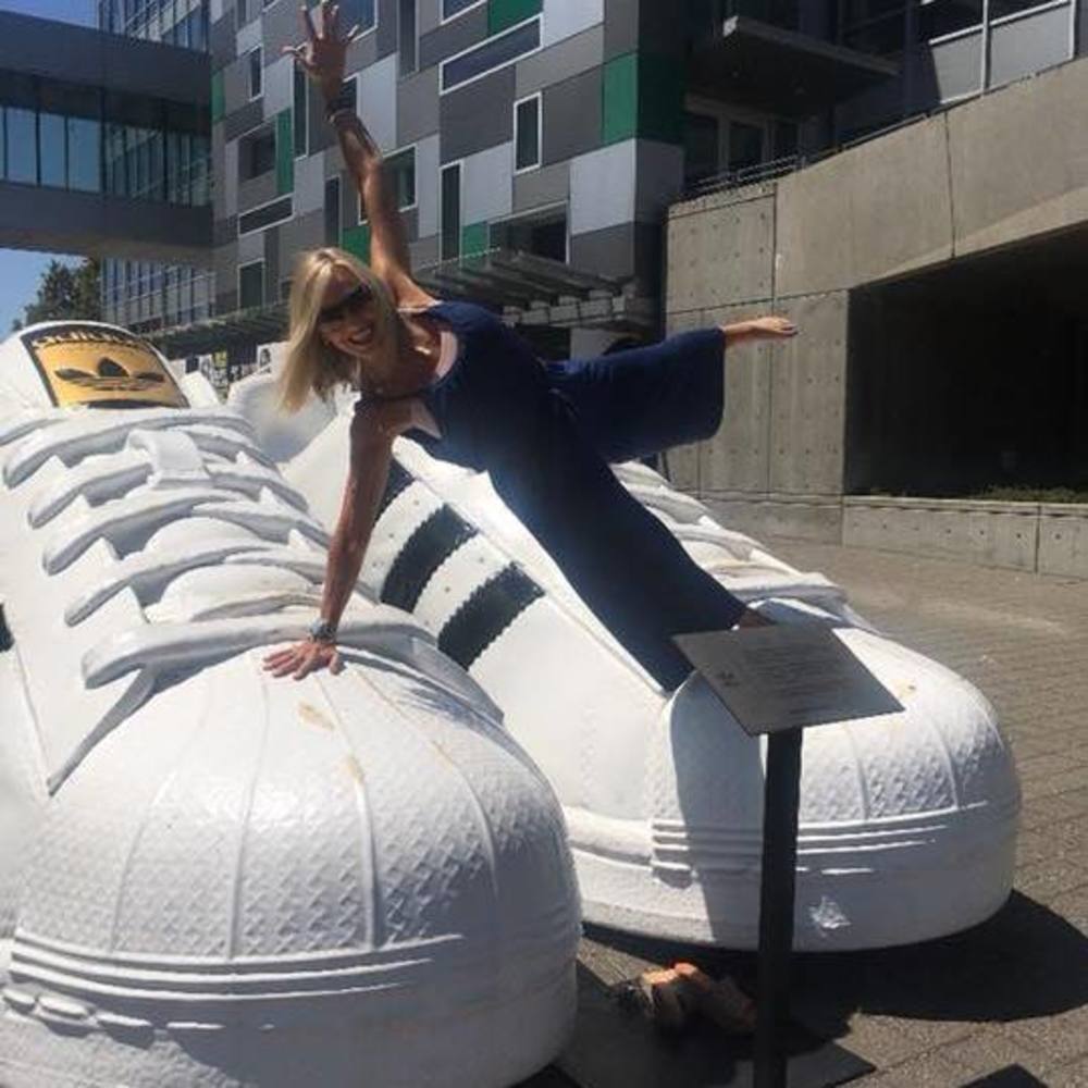 Meet your Posher, Laurie